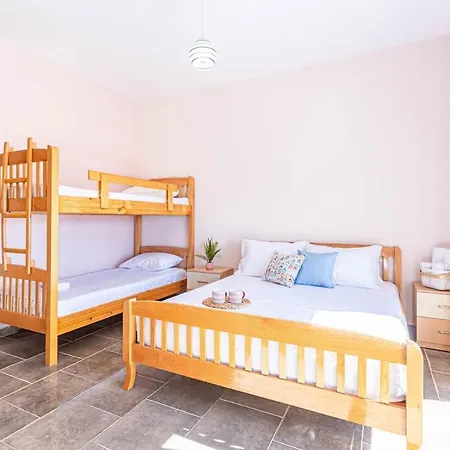 Radhima Res 19 - Apt, Sea View, Kitchen Appartement